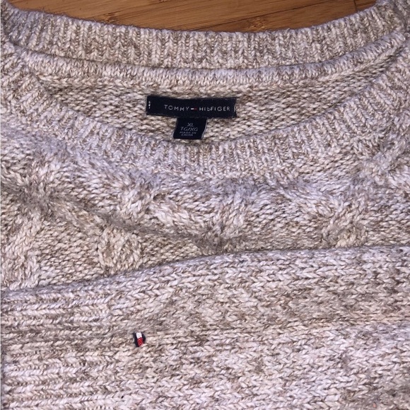 Vintage Tommy Hilfiger sweater - Picture 4 of 7